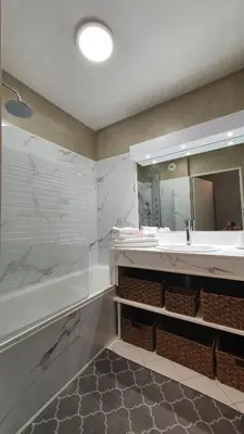 Salle de bains dans l'établissement Mélodie Garage Gratuit