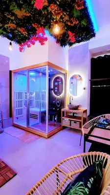 Télévision ou salle de divertissement dans l'établissement KosyKasa SPA