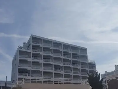 Plan de l'établissement JUAN LES PINS 2P Le Tropique