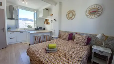 Cuisine ou kitchenette dans l'établissement Palais Gounod