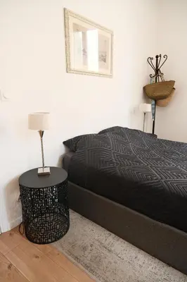 Un ou plusieurs lits dans un hébergement de l'établissement Au cœur du Vieil Antibes à 200m des plages, superbe studio