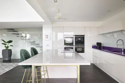 Cuisine ou kitchenette dans l'établissement Cannes - Modern villa with 180° sea view