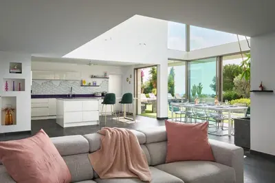 Cuisine ou kitchenette dans l'établissement Cannes - Modern villa with 180° sea view