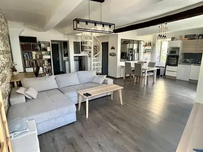 Cuisine ou kitchenette dans l'établissement Appartement familial entre Cannes et Juan-les-Pins