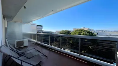 Balcon ou terrasse dans l'établissement Ideal vacation apartment in Juan-les-Pins, with a pool and 5 minutes from the beach
