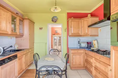 Cuisine ou kitchenette dans l'établissement A6 - Staywiz us - 2 BDR Incredible Sea View - AC, Garage & Terrace