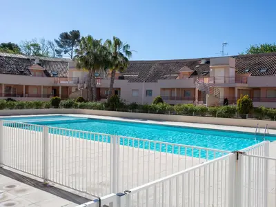 Piscine de l'établissement Studio Le Royal Park by Interhome ou située à proximité