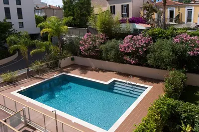 Piscine de l'établissement 2 pièces avec clim, terrasse, piscine, 100m plage ou située à proximité
