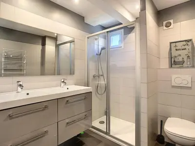 Salle de bains dans l'établissement Berlioz Garden - Jardin,Free Parking,AC,Wifi