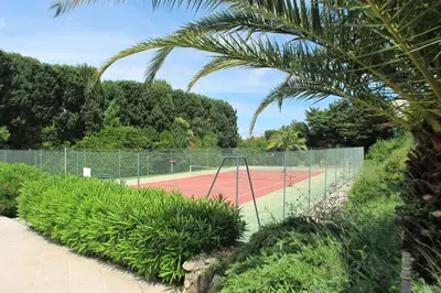 Tennis ou squash au sein de l'appartement ou à proximité