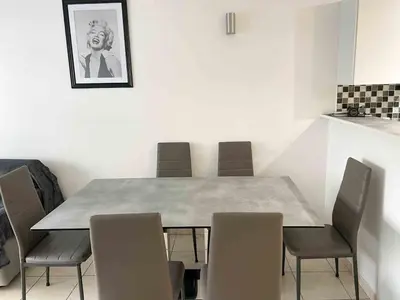 Coin salon dans l'établissement Modern one bedroom apartment in Cannes