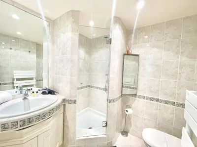 Salle de bains dans l'établissement Marina Luxury 3 bedroom by Welcome to Cannes