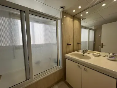 Salle de bains dans l'établissement Alexandra apartment by Welcome to Cannes